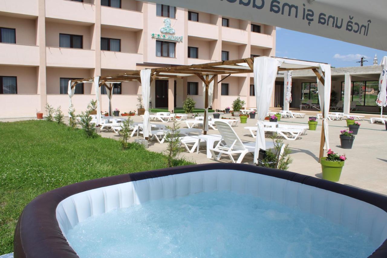 Hotel Ariana Tasnad Exterior foto