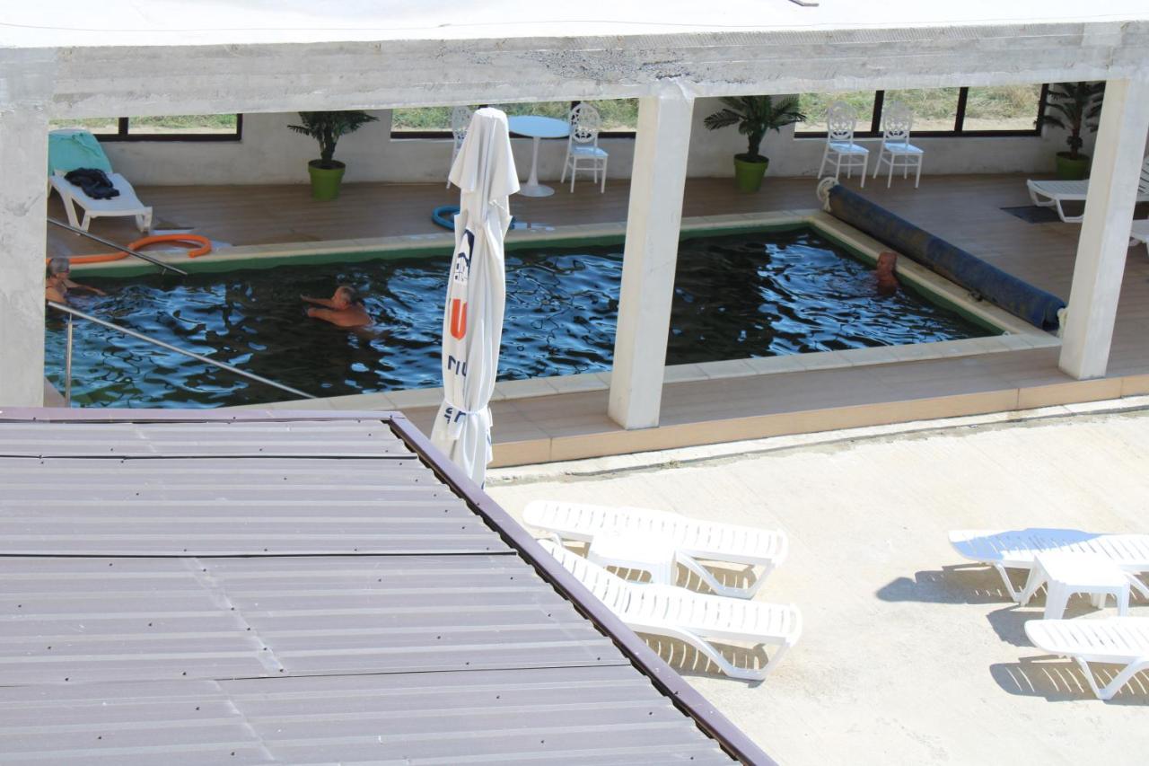 Hotel Ariana Tasnad Exterior foto