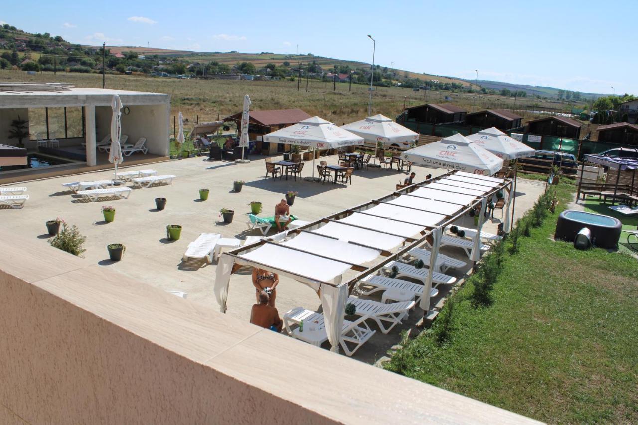 Hotel Ariana Tasnad Exterior foto