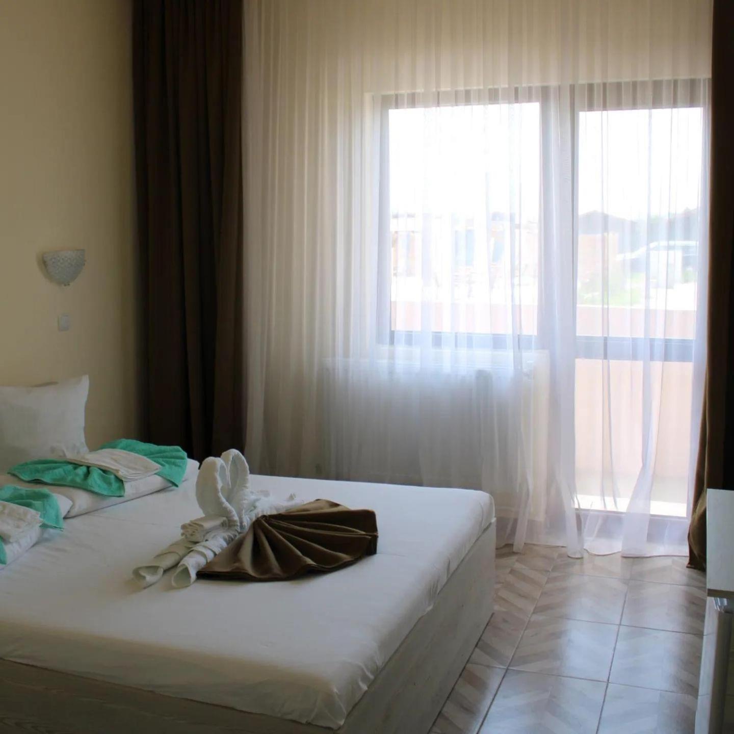 Hotel Ariana Tasnad Exterior foto
